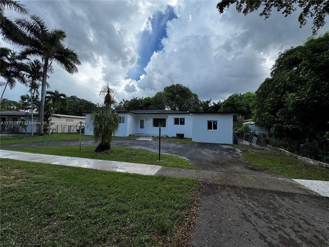 1 of 20 - 110 Ne 132nd St, North Miami, FL