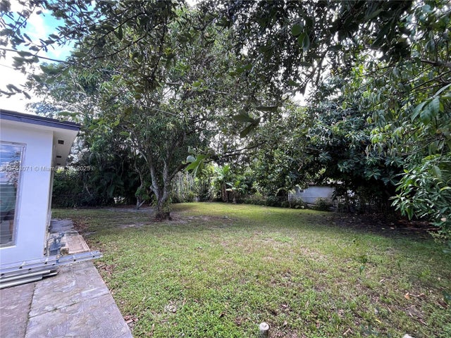 3 of 20 - 110 Ne 132nd St, North Miami, FL