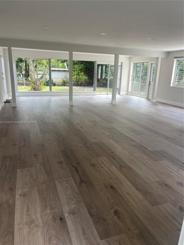 4 of 20 - 110 Ne 132nd St, North Miami, FL