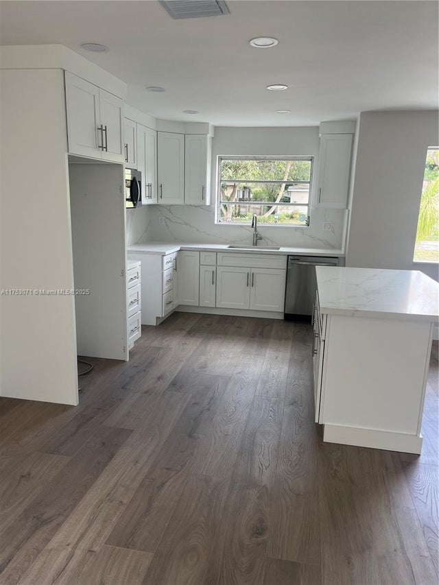 5 of 20 - 110 Ne 132nd St, North Miami, FL