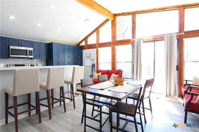 805 W 7th Avenue, Belton