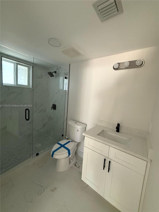 5 of 25 - 1361 Nw 29th Ter, Miami, FL
