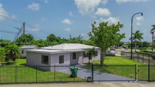 2 of 41 - 14801 Lincoln Blvd, Miami, FL