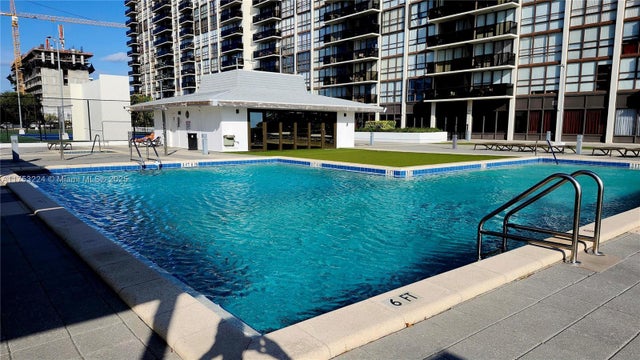 5 of 21 - 600 Ne 36th St 218, Miami, FL