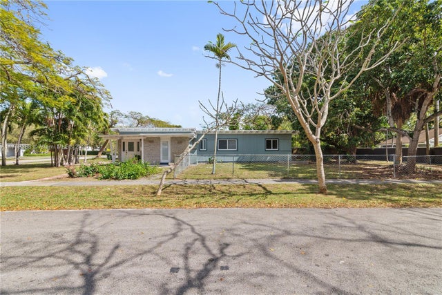 1 of 33 - 12955 Ne 11th Ave, North Miami, FL