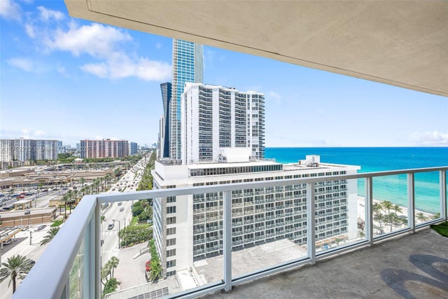 4 of 25 - 16699 Collins Ave 1507, Sunny Isles Beach, FL