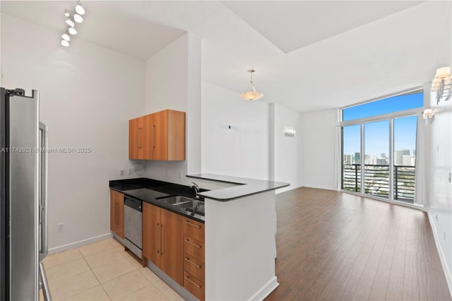 4 of 40 - 335 S Biscayne Blvd Uph02, Miami, FL