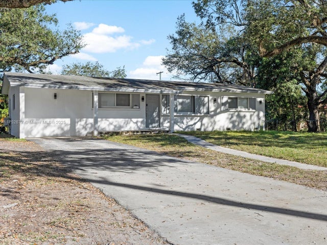 2 of 26 - 4121 Sw 54th Ct, Dania Beach, FL