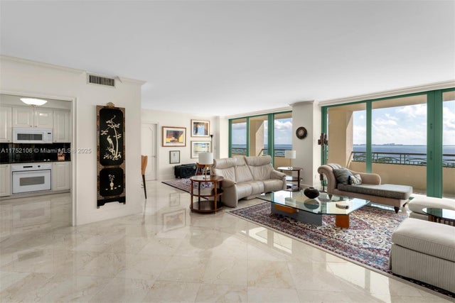 4 of 19 - 3400 Sw 27th Ave 1902, Miami, FL