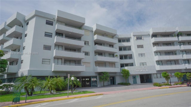 2 of 26 - 7300 Wayne Ave 317, Miami Beach, FL