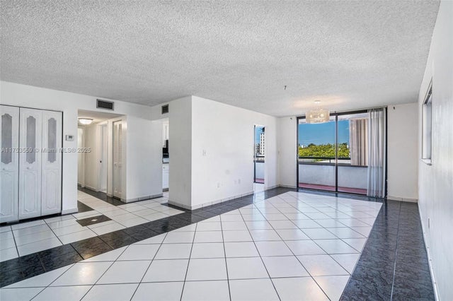 4 of 26 - 7300 Wayne Ave 317, Miami Beach, FL