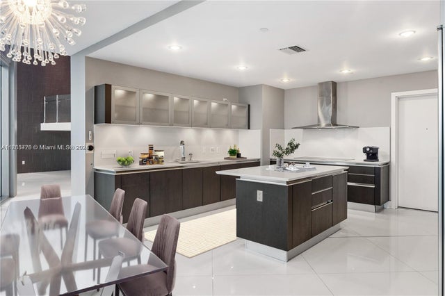 5 of 25 - 17001 Collins Ave 4705, Sunny Isles Beach, FL