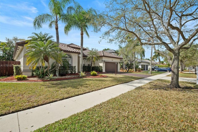 2 of 45 - 16358 S Mariposa Cir S, Pembroke Pines, FL
