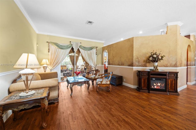 4 of 45 - 16358 S Mariposa Cir S, Pembroke Pines, FL