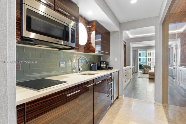 3 of 10 - 551 N Fort Lauderdale Beach Blvd R1810, Fort Lauderdale, FL