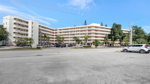 1 of 42 - 2905 Point East Dr L208, Aventura, FL