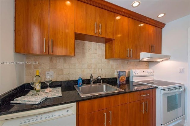 3 of 13 - 2420 Se 17th Cswy 404c, Fort Lauderdale, FL