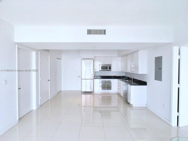 1 of 14 - 92 Sw 3rd St 2412, Miami, FL
