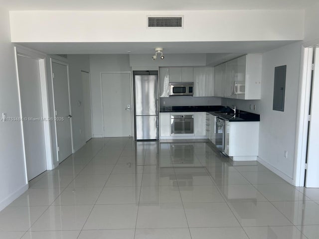 3 of 14 - 92 Sw 3rd St 2412, Miami, FL