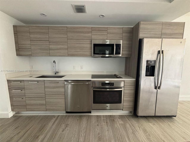 4 of 14 - 121 Ne 34th St 1503, Miami, FL