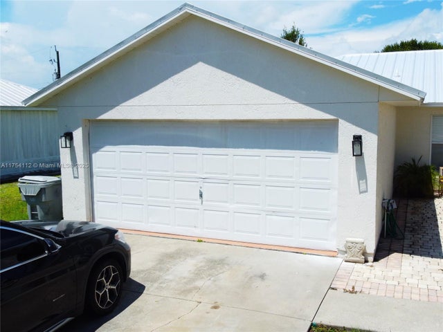 2 of 44 - 720 2nd Pl Sw, Vero Beach, FL