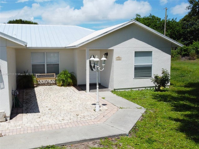 3 of 44 - 720 2nd Pl Sw, Vero Beach, FL