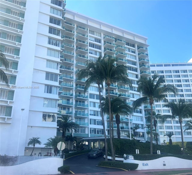 2 of 24 - 1000 West Ave 908, Miami Beach, FL