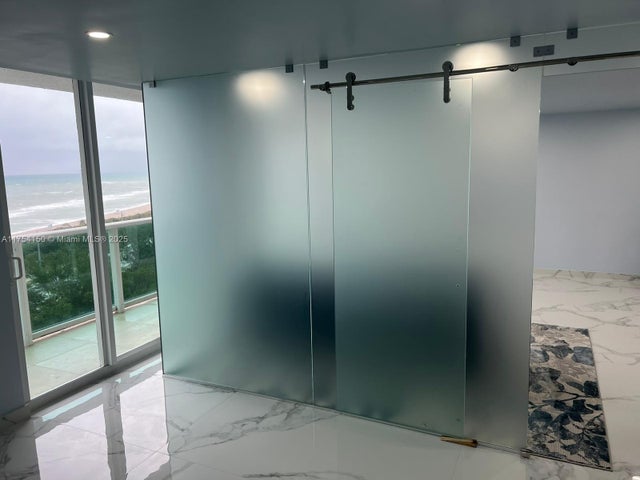 4 of 11 - 100 Bayview Dr 1808, Sunny Isles Beach, FL