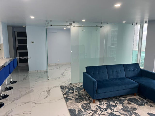 5 of 11 - 100 Bayview Dr 1808, Sunny Isles Beach, FL