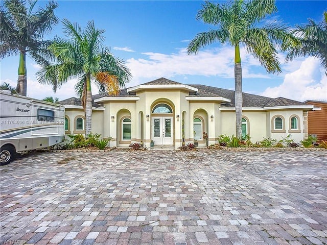 1 of 38 - 7684 County Rd 78, La Belle, FL