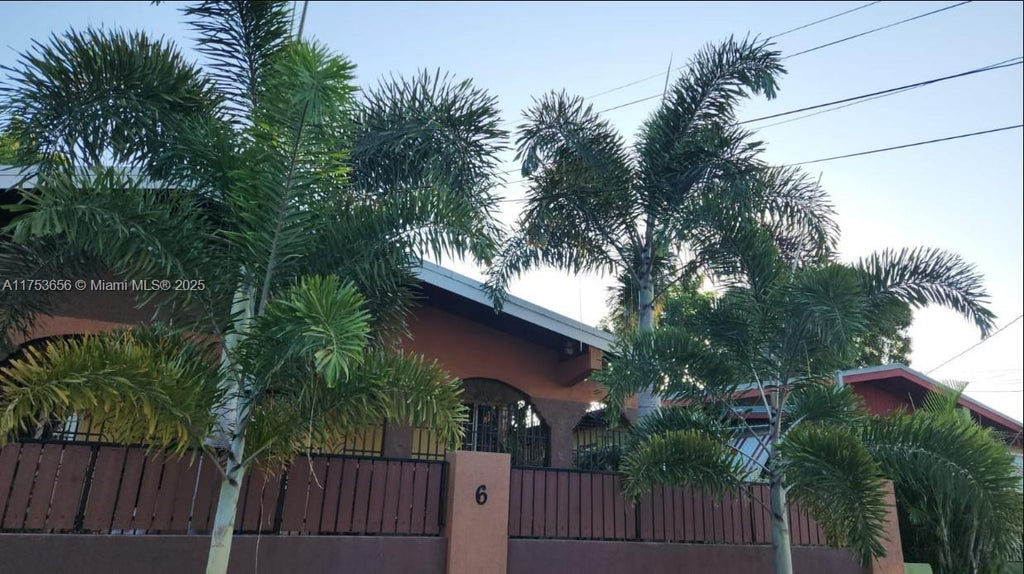 00 Queensbury, Kingston, Jamaica, Kingston