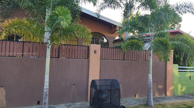 3 of 13 - 00 Queensbury, Kingston, Jamaica, Kingston, 
