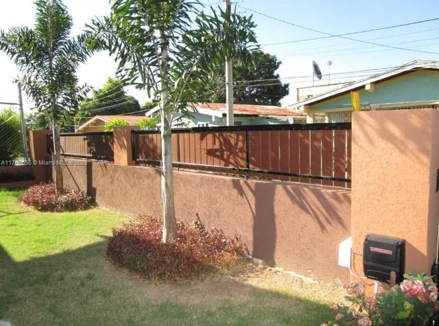 5 of 13 - 00 Queensbury, Kingston, Jamaica, Kingston, 