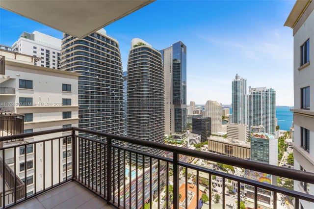 2 of 33 - 999 Sw 1st Ave Ph05, Miami, FL