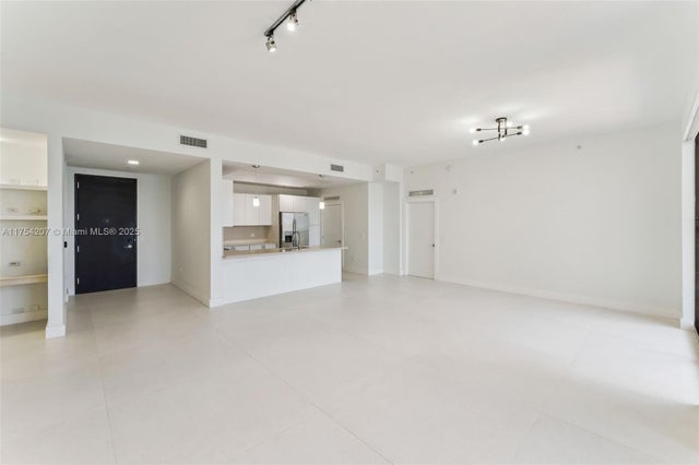 3 of 33 - 999 Sw 1st Ave Ph05, Miami, FL