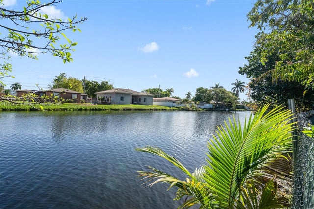 4 of 36 - 9251 Little River Blvd, Miami, FL