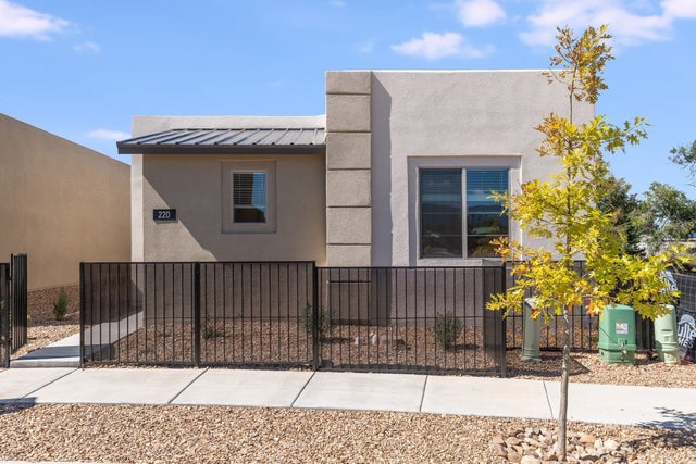 220 Delfina Street, Santa Fe