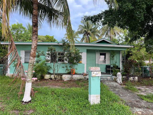 2 of 6 - 1096 Nw 106th St, Miami, FL