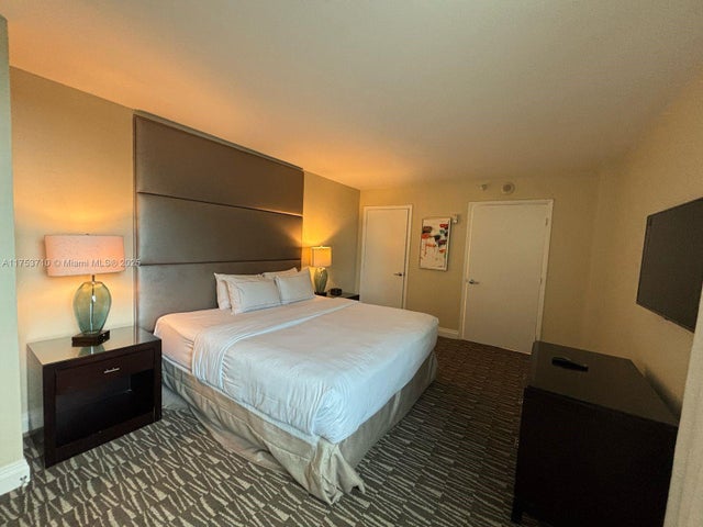 3 of 40 - 2670 E Sunrise Blvd 302, Fort Lauderdale, FL