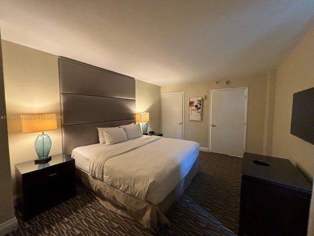 5 of 40 - 2670 E Sunrise Blvd 302, Fort Lauderdale, FL