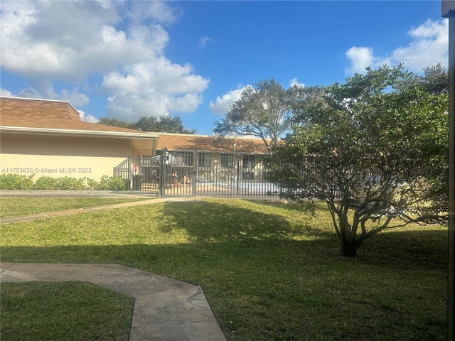 4 of 19 - 5851 Washington St 84, Hollywood, FL