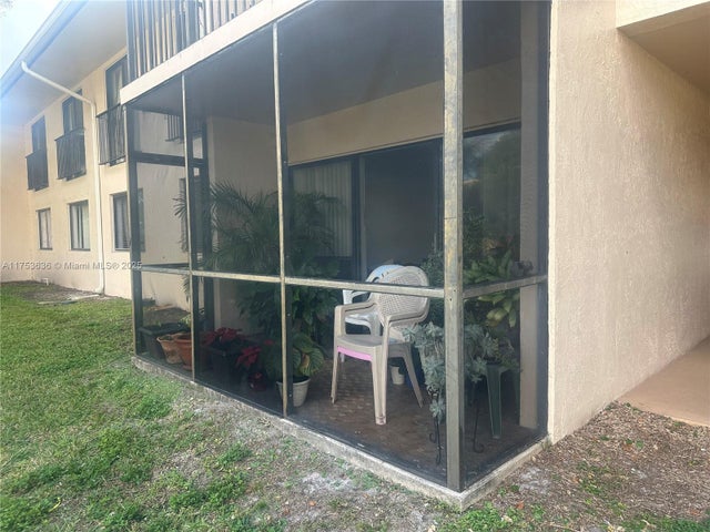 5 of 19 - 5851 Washington St 84, Hollywood, FL