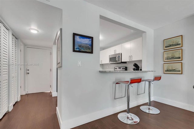 5 of 20 - 100 Ocean Lane Dr 202, Key Biscayne, FL