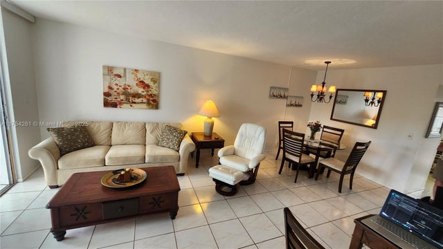 5 of 36 - 2821 Somerset Dr 400, Lauderdale Lakes, FL