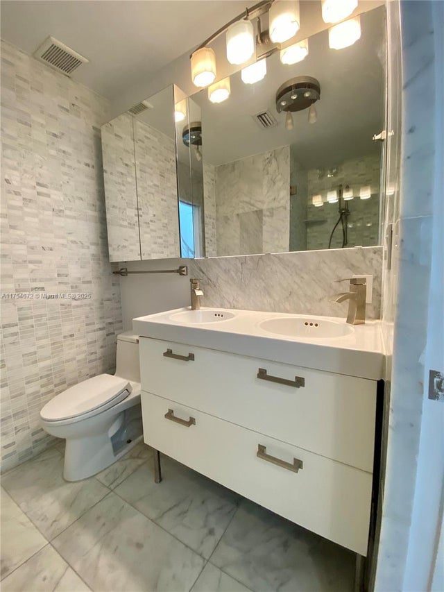 5 of 29 - 1600 Michigan Ave 8, Miami Beach, FL