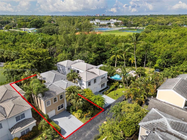 1 of 41 - 2518 Ne 206th Ter, Miami, FL