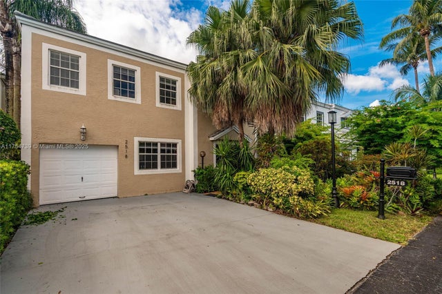 2 of 41 - 2518 Ne 206th Ter, Miami, FL