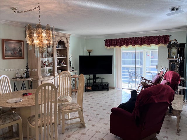 4 of 7 - 17090 Ne 14th Ave 312, North Miami Beach, FL