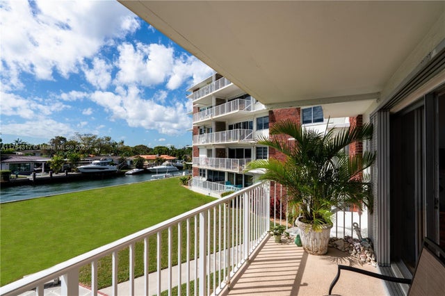 4 of 24 - 1700 Ne 105th St 216, Miami Shores, FL