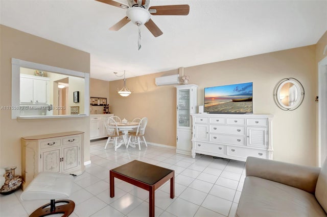 3 of 39 - 58 E Oakridge E 58, Deerfield Beach, FL